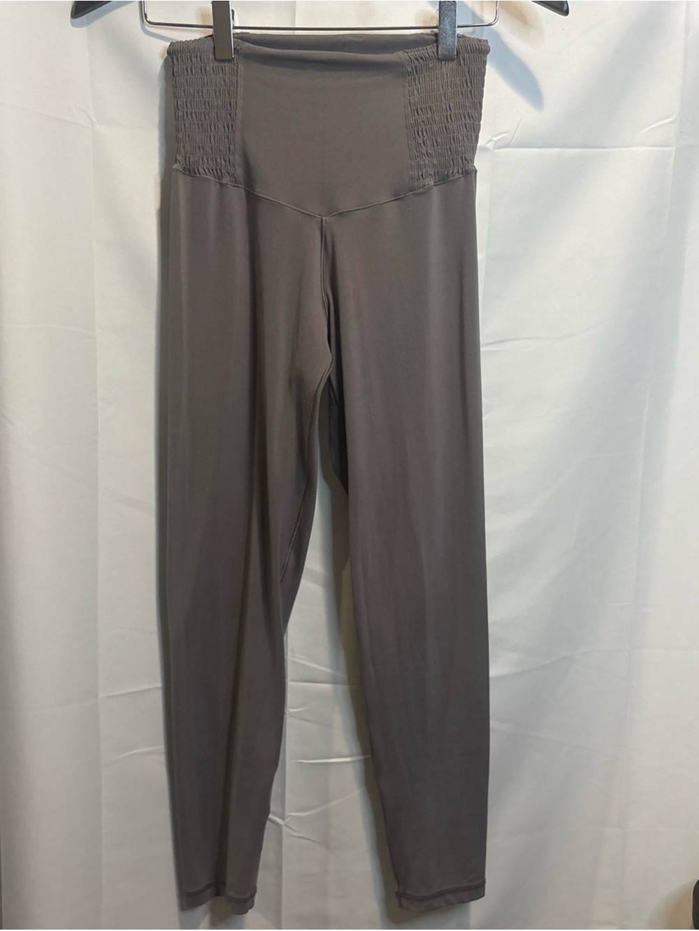 aerie High-Waist Smocked Waistband Leggings - Taupe Gray